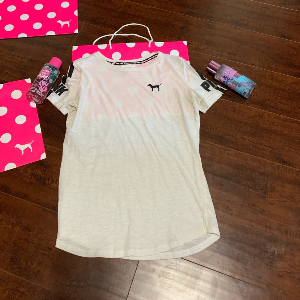 ❌ SOLD ❌ Pink Victoria Secret white short sleeve - Picture 2 of 8